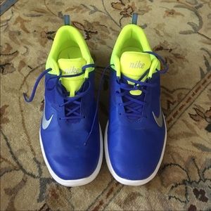 Nike Women's Akamai Golf Shoes